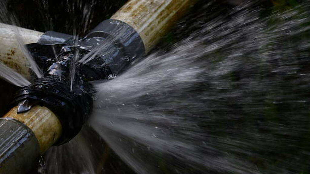 7 Ways to Handle a Burst Pipe